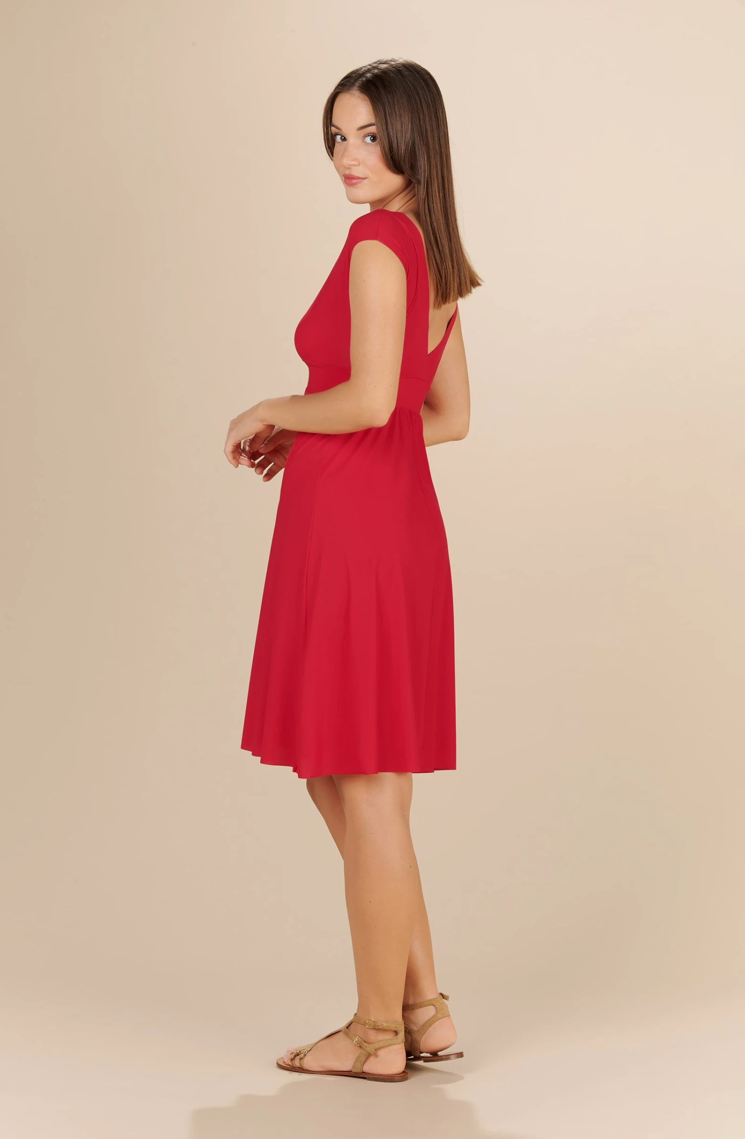 Jalis - Red 6 Jalis - Red – Image 4