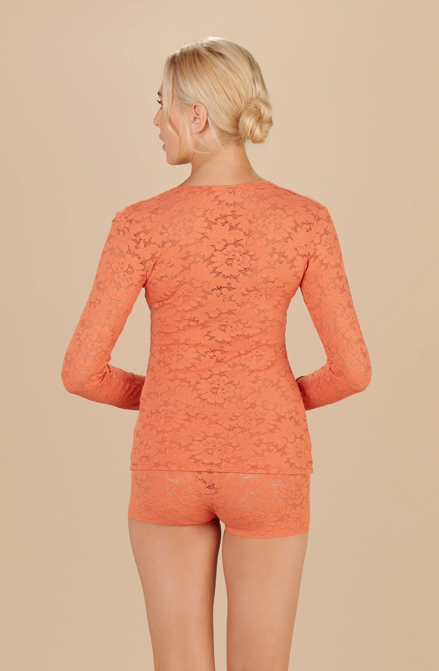 Bobby - Paprika 4 Bobby - Paprika – Image 2